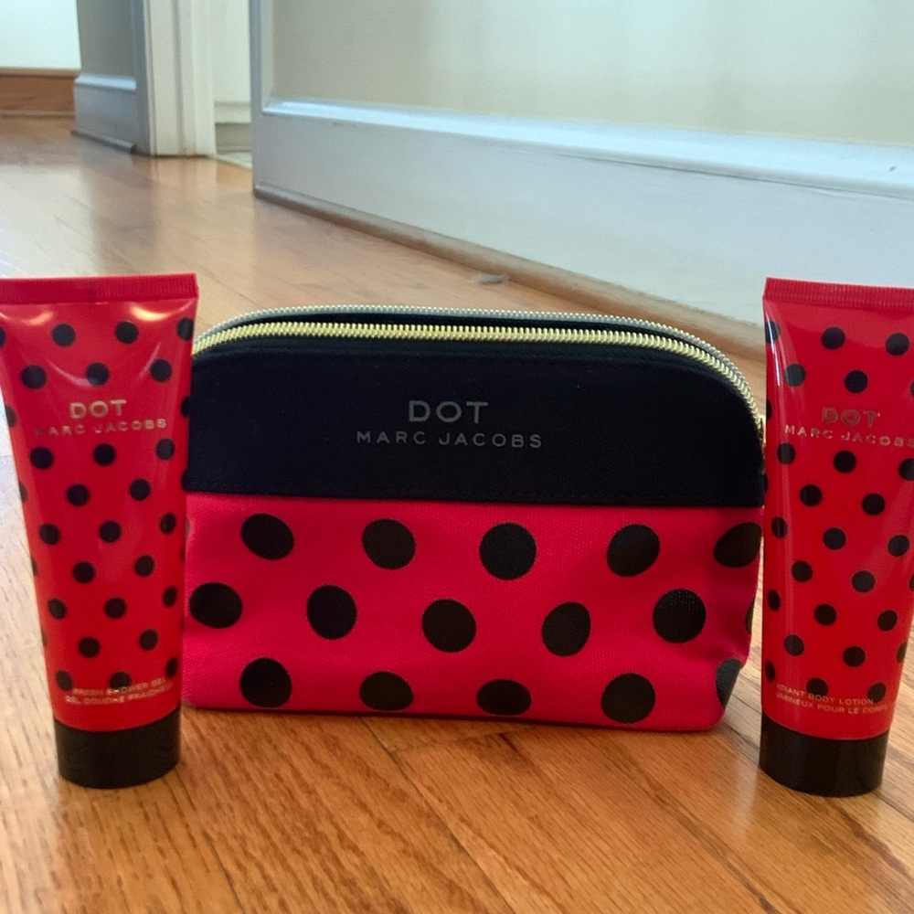 Marc Jacobs Dot Makeup Bag, Lotion, Body Wash Set